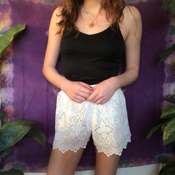 White lace crochet Mamma Mia boho style shorts. - Picture 2 of 3